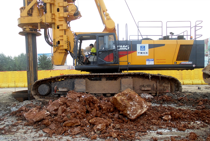 2012年7-9月中欧体育官网XR460D旋挖钻机在徐州市“三重一大”项目三环路施工