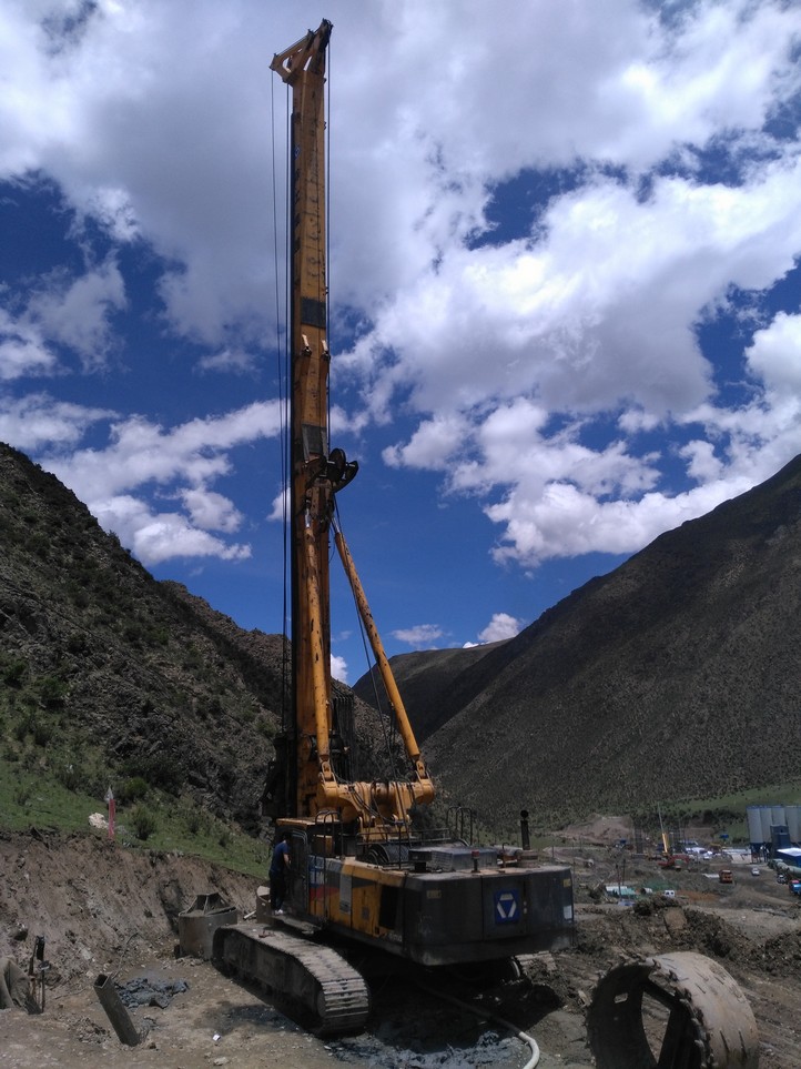 2017年6月中欧体育官网XRS1050旋挖钻机在西藏施工