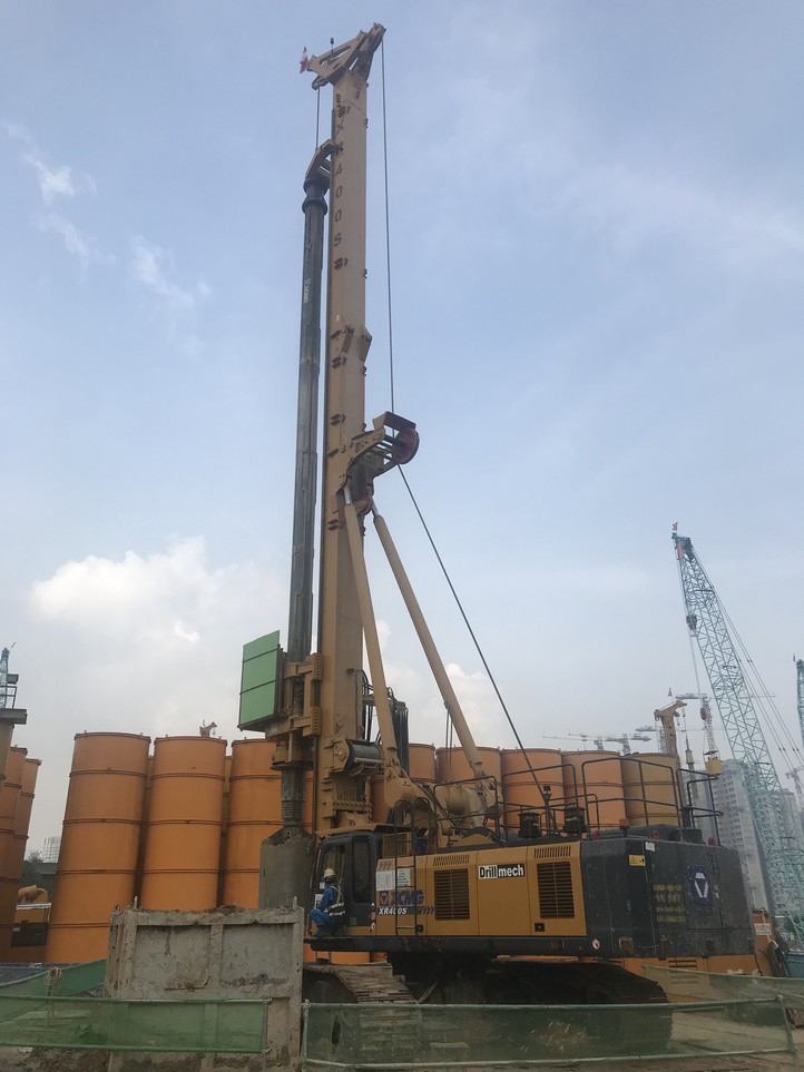 2019年4月中欧体育官网XR400S旋挖钻机在新加坡施工