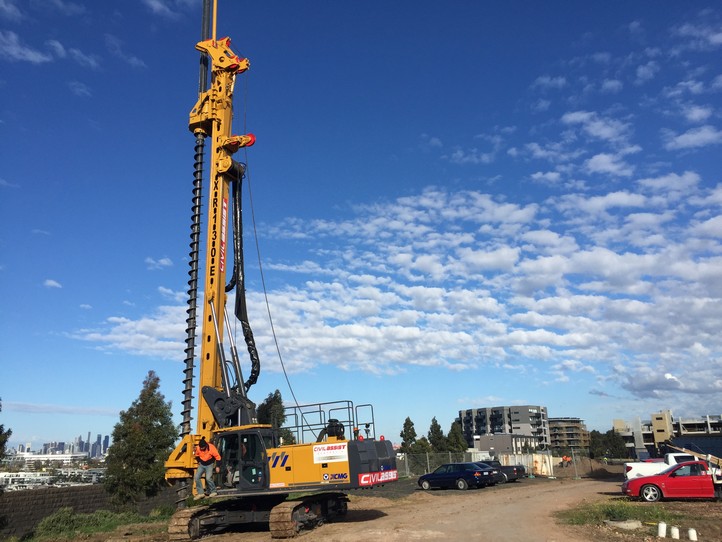 2017年7月中欧体育官网旋挖钻机在澳大利亚进行房建桩施工